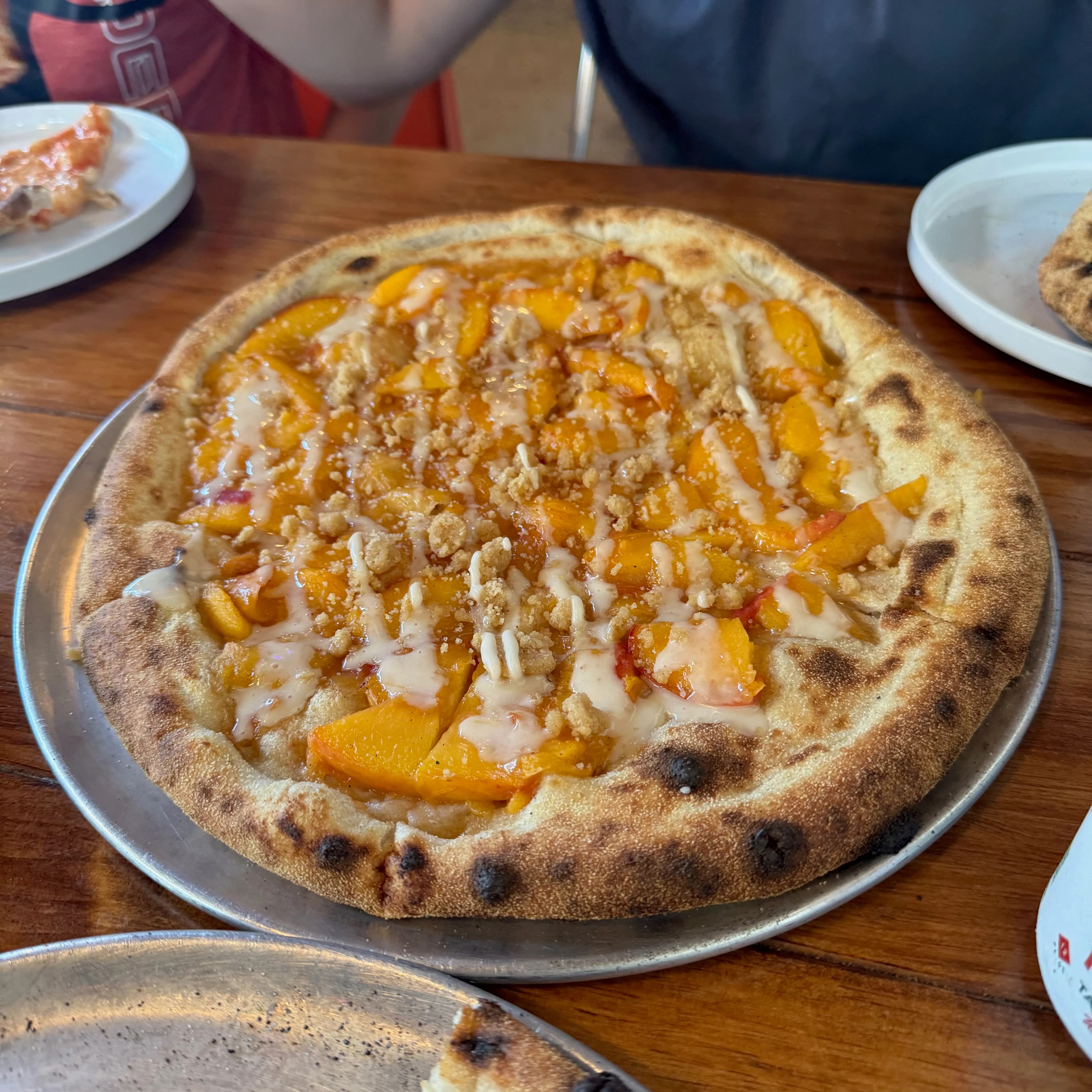 Peaches & House streusel