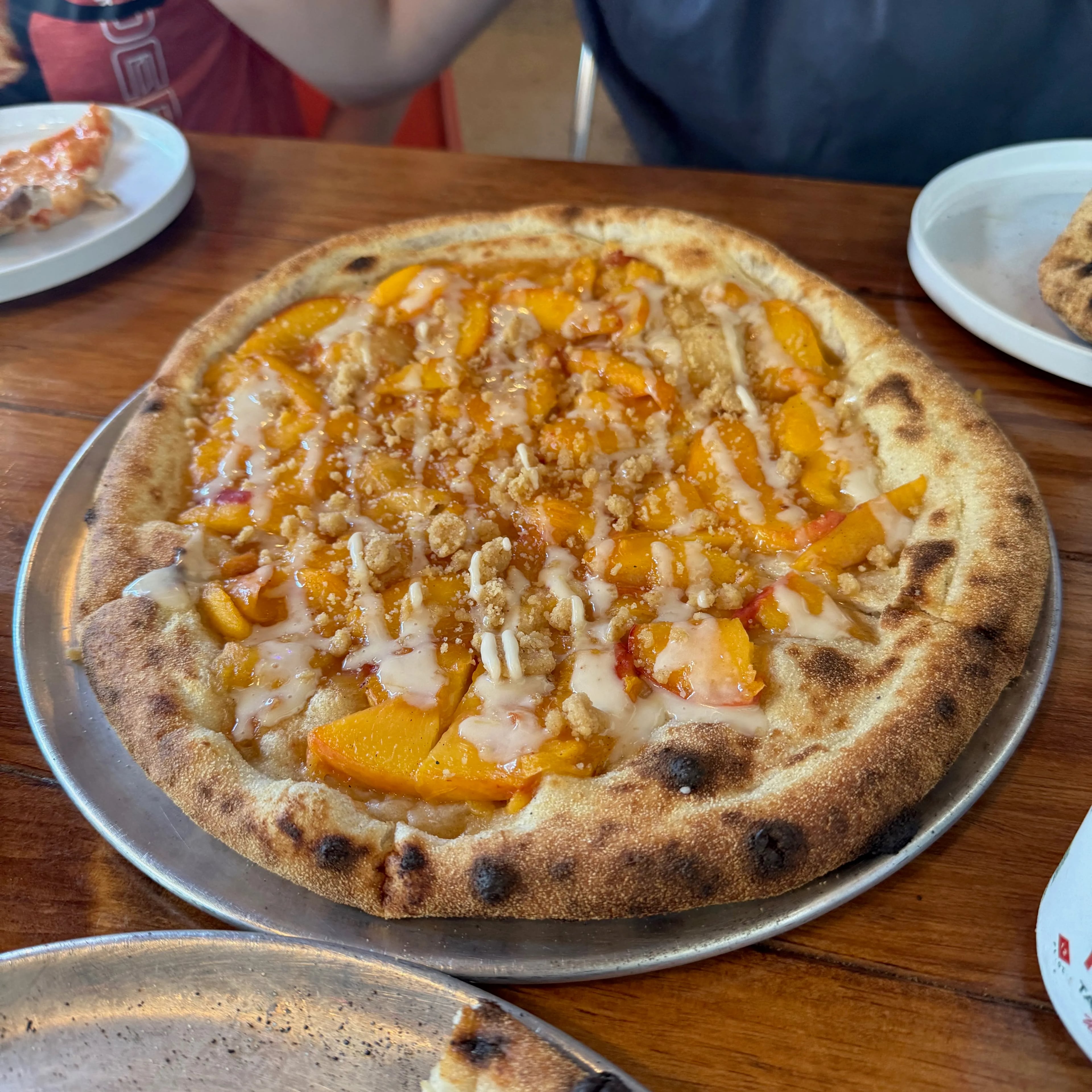 Peaches & House streusel
